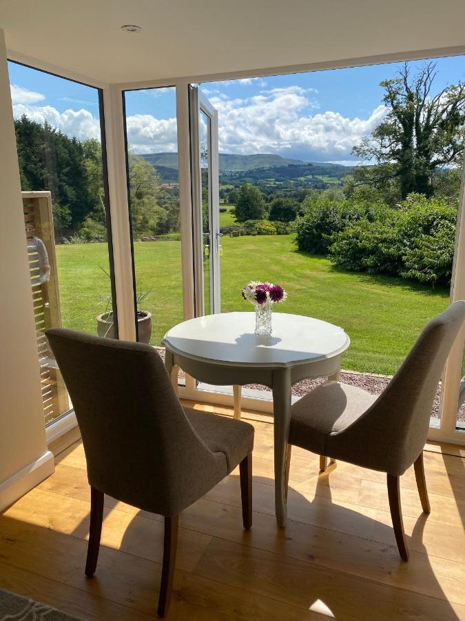 Cwmbach Lodge Luxury B&B Glasbury Dış mekan fotoğraf
